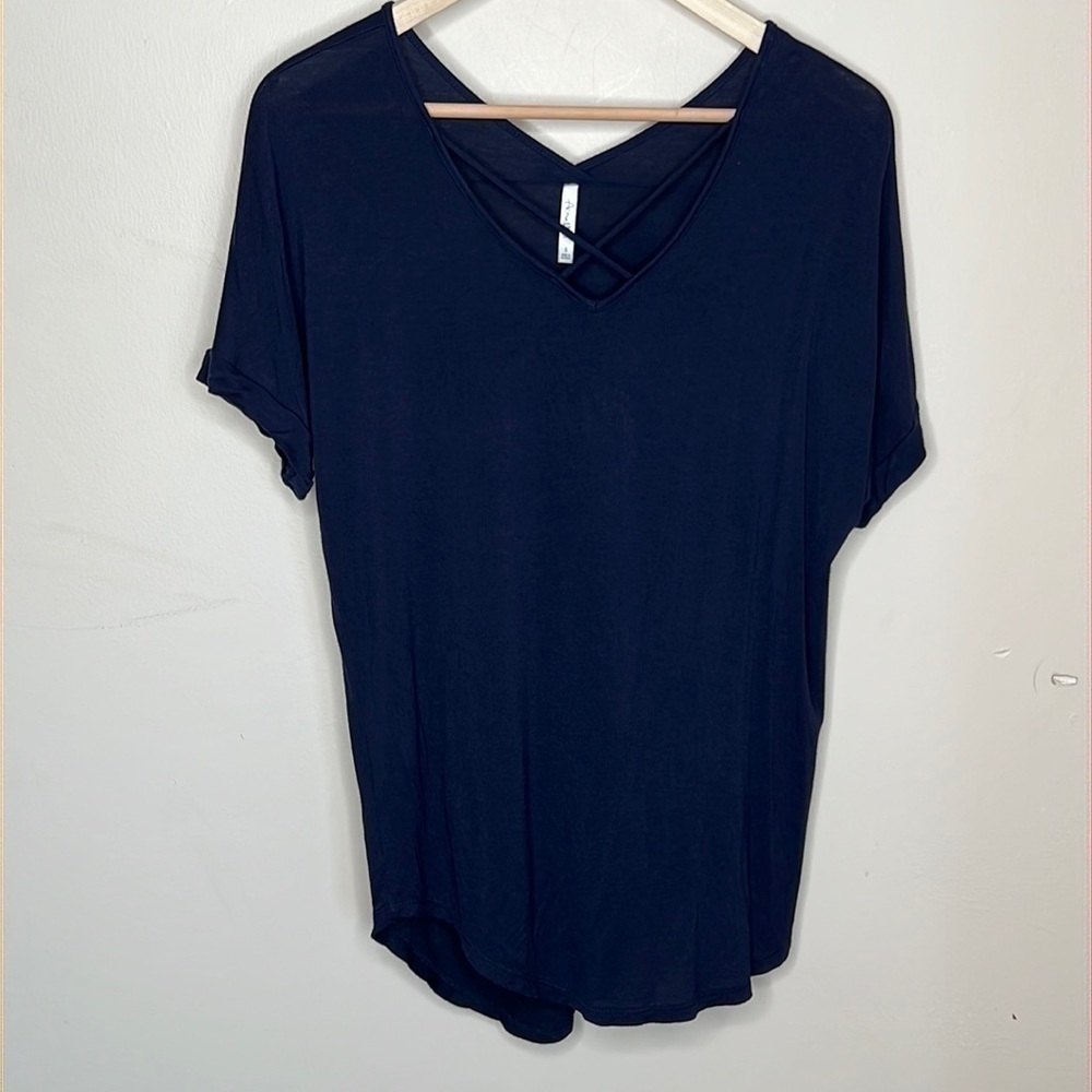 ACTIVE USA SMALL NAVY BLUE LIGHTWEIGHT V NECK SHORT SLEEVED TSHIRT